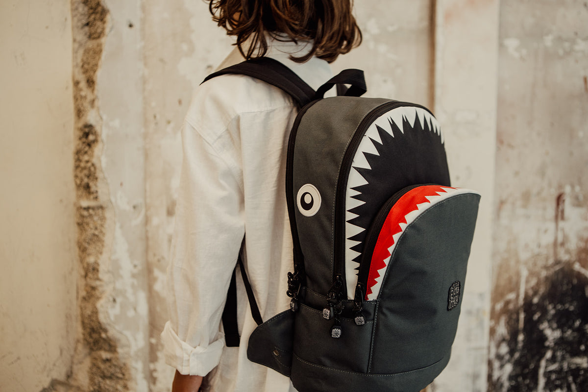 Shark Shape Backpack M Anthracite –